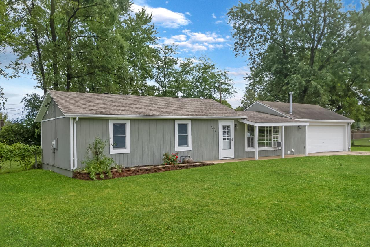 6207 245th Ave, Paddock Lake, WI 53168