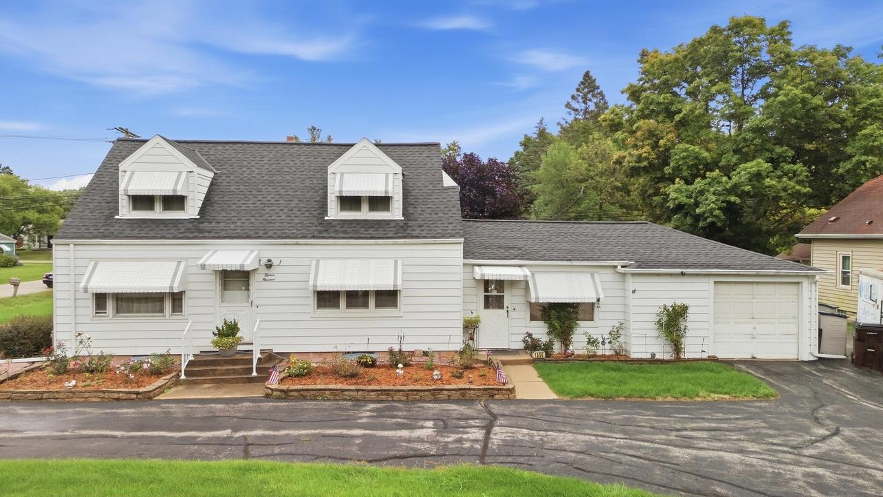 1500 S Calhoun Rd, New Berlin, WI 53151