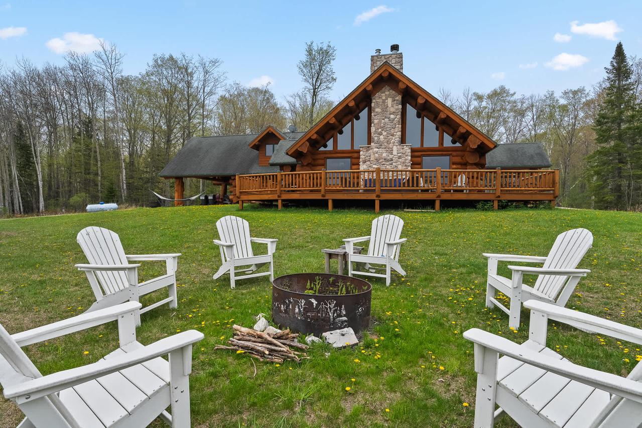 9060 Wandering Spring, Gibraltar, WI 54212