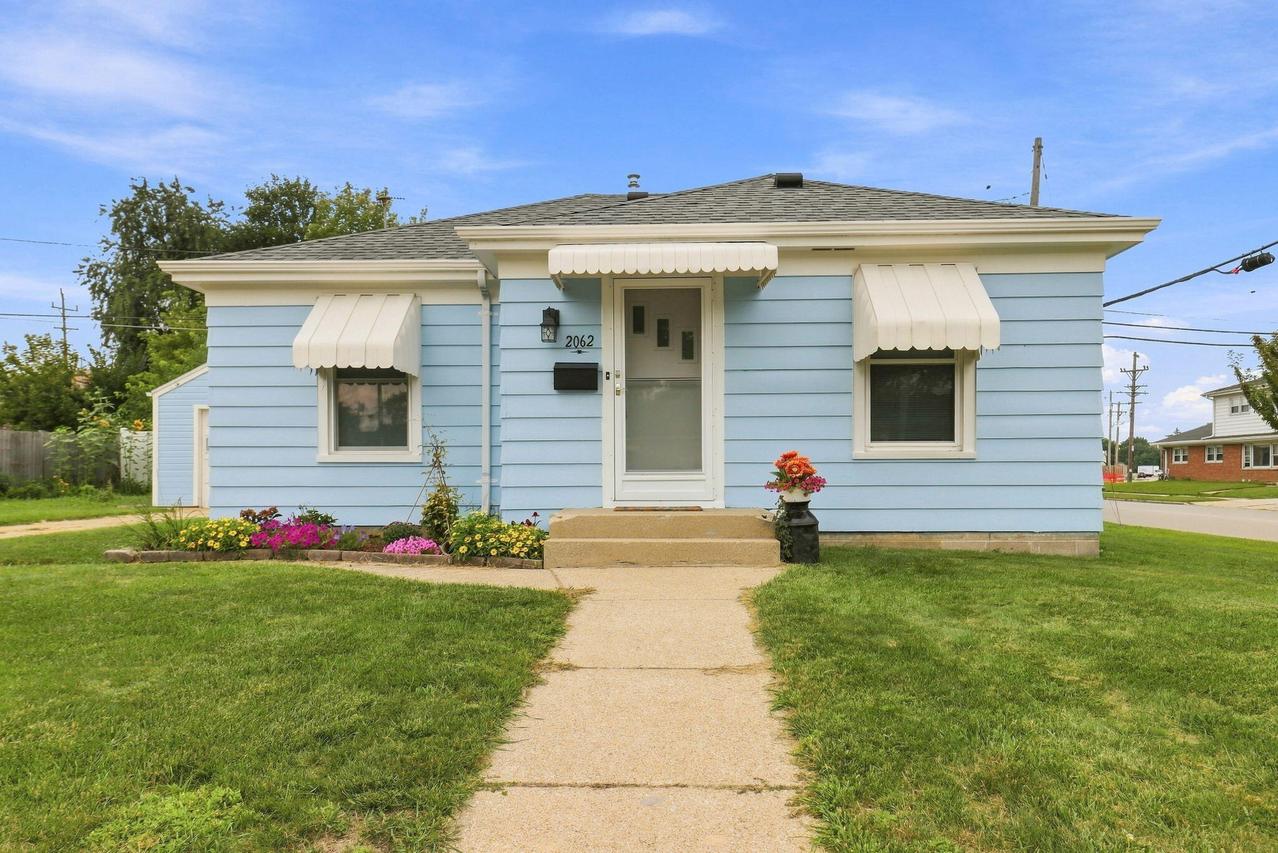 2062 Shoop St, Racine, WI 53404