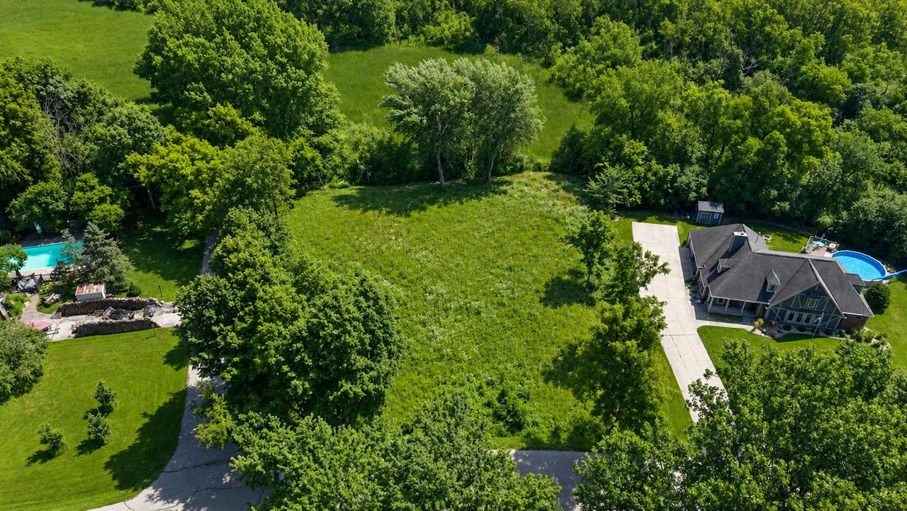 Lt0 Russet Dr, Brookfield, WI 53045