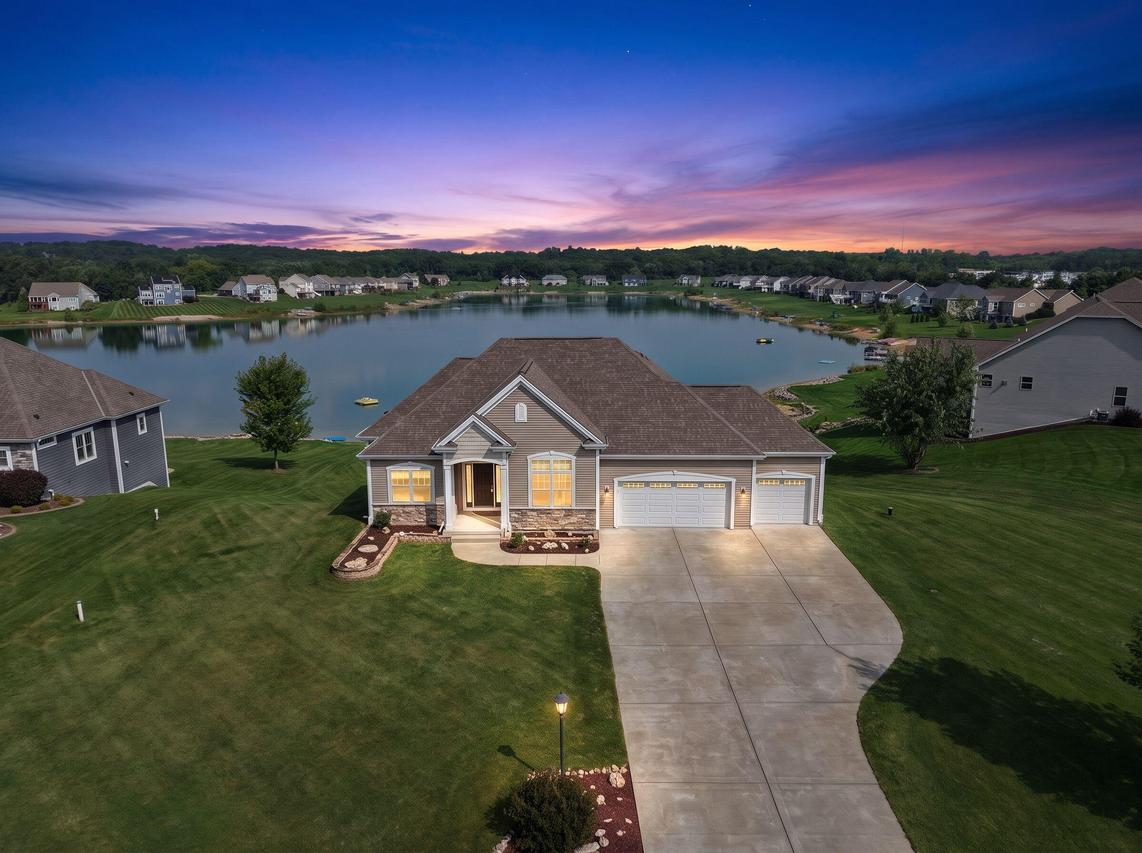 S86W22620 Lake Park, Big Bend, WI 53103