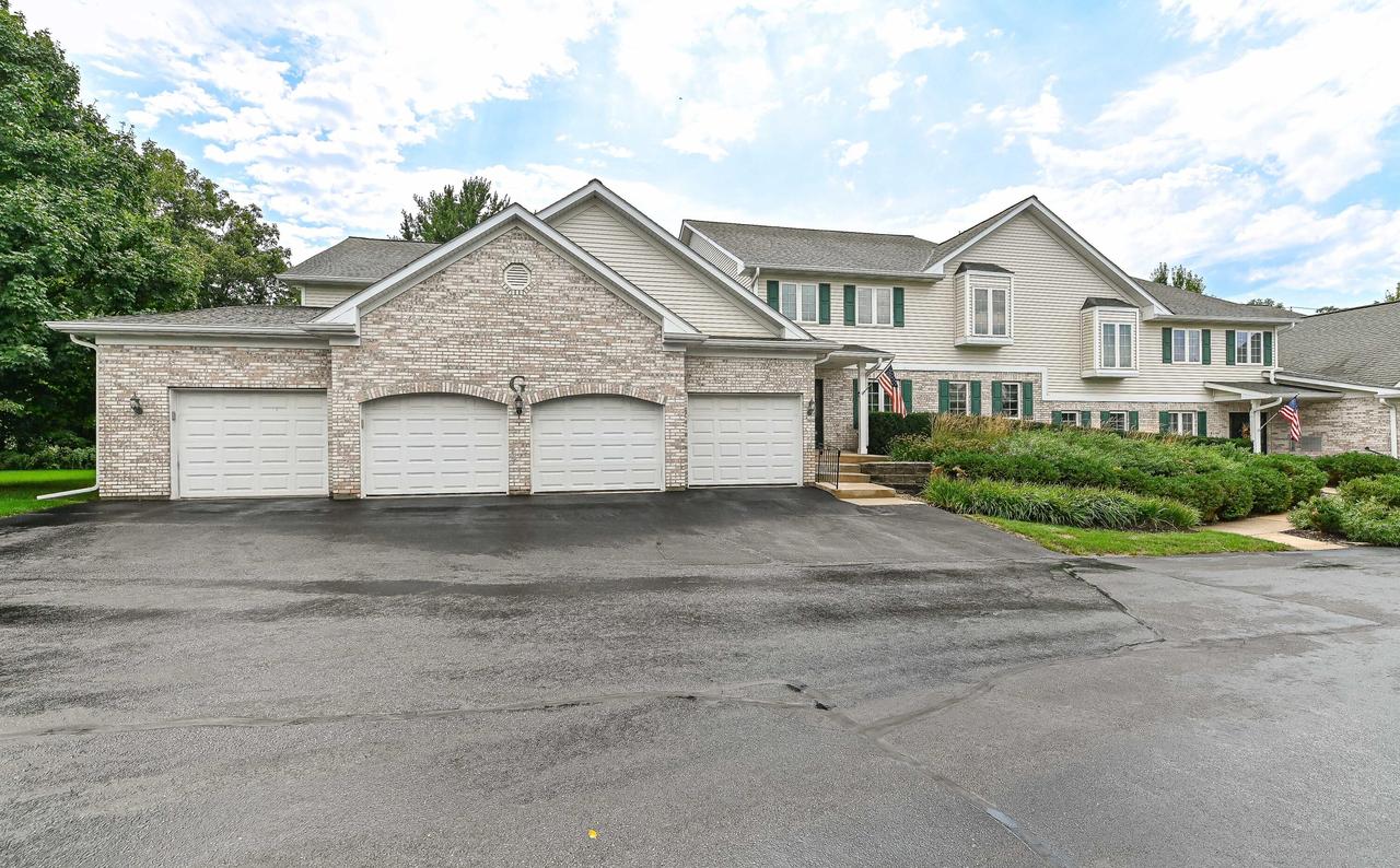 91 N Potawatomi Rd #G1, Williams Bay, WI 53191
