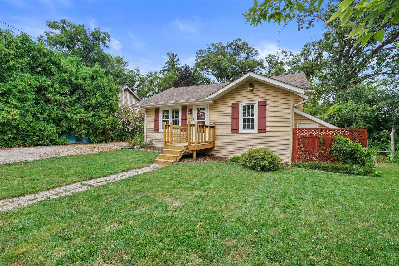21104 122nd St, Bristol, WI 53104