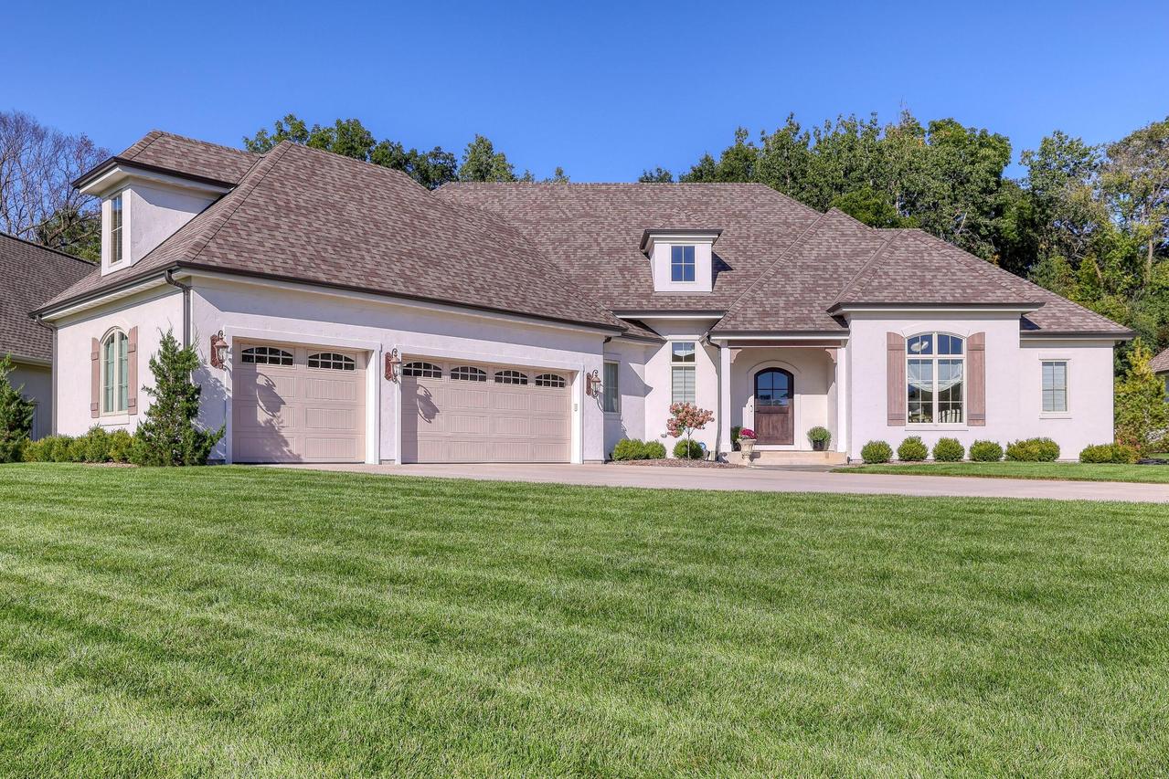 1620 Yardley Ct, Summit, WI 53066