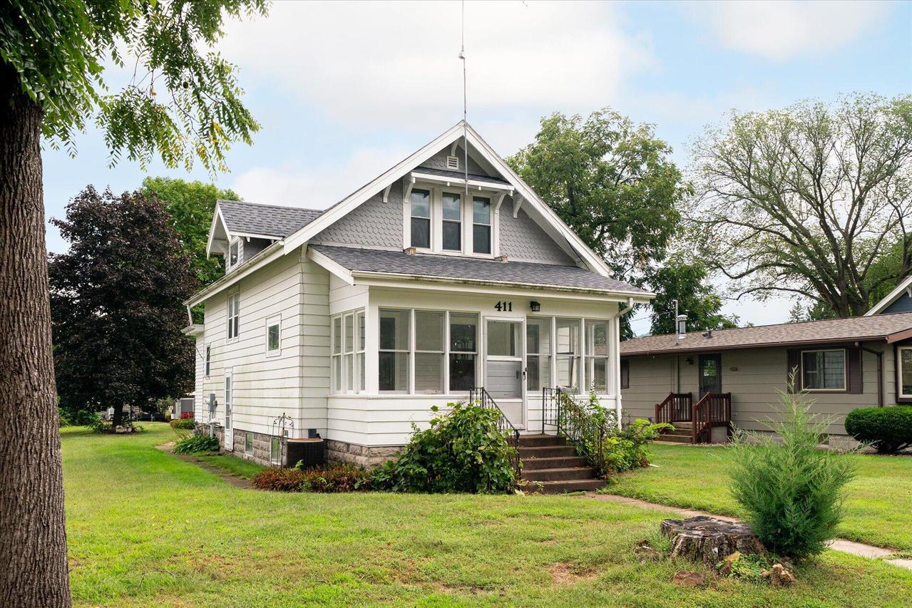 411 1st Ave, Holmen, WI 54636