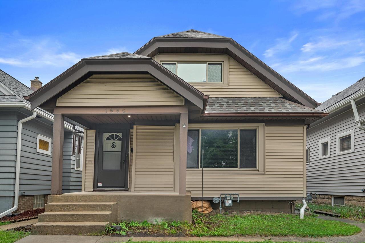 1960 S 68th St, West Allis, WI 53219