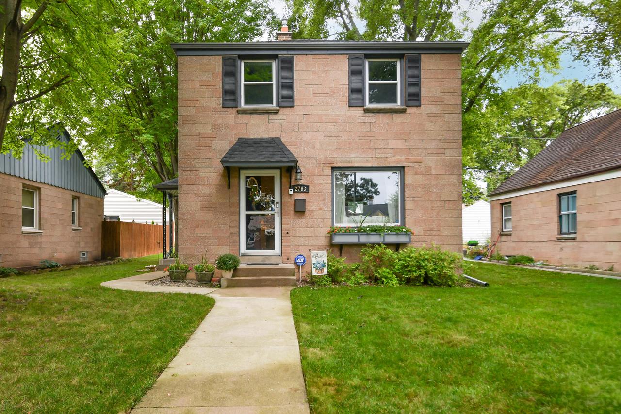 2763 S 49th St, Milwaukee, WI 53219