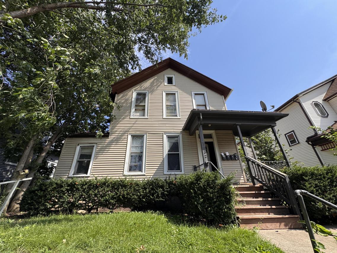 2232 S Allis St, Milwaukee, WI 53207