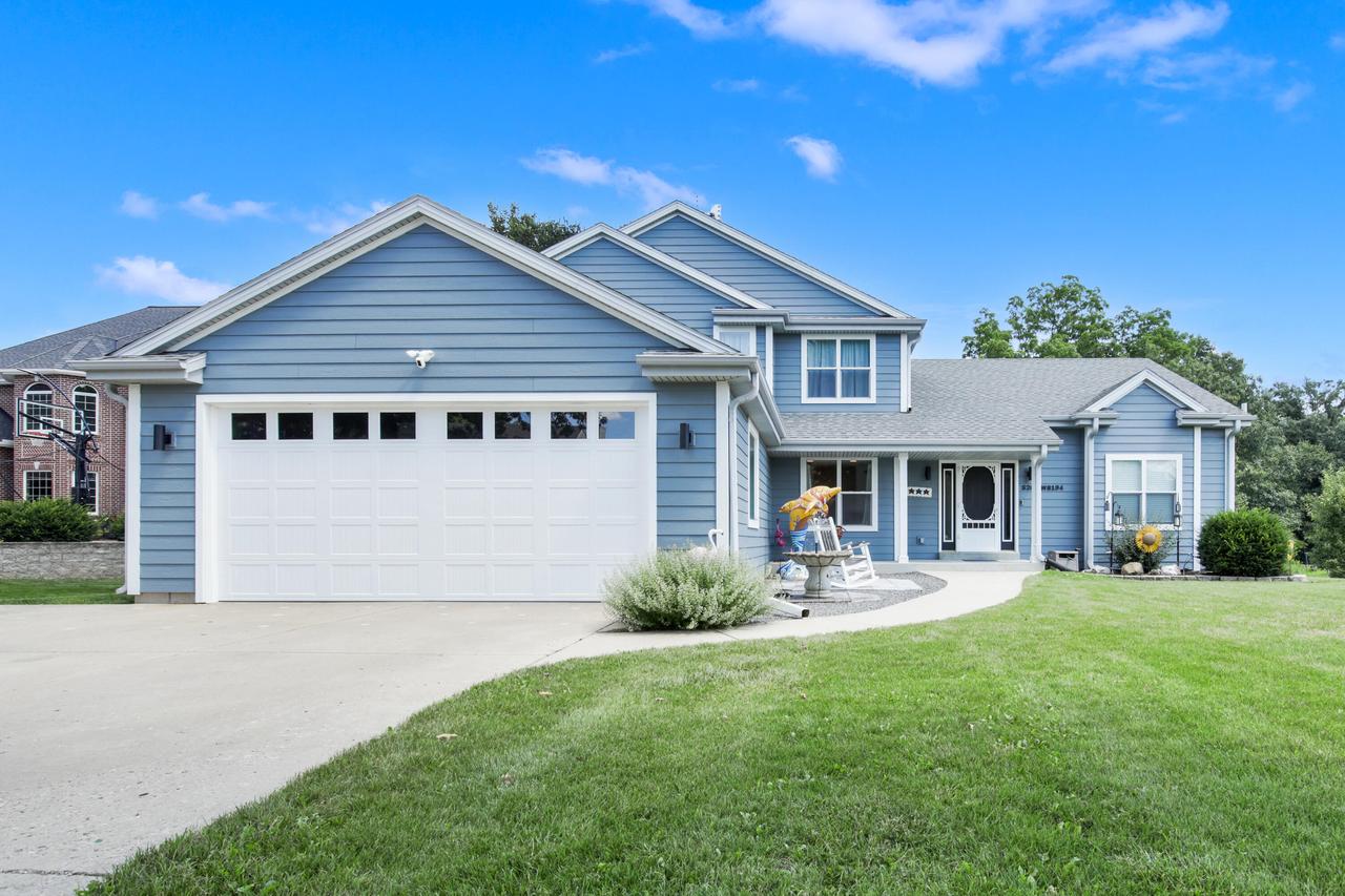 W204S8194 S Pasadena Dr, Muskego, WI 53150