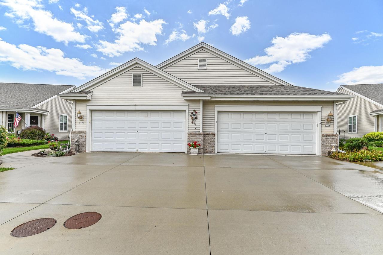 537 Fairview Cir #A, Waterford, WI 53185