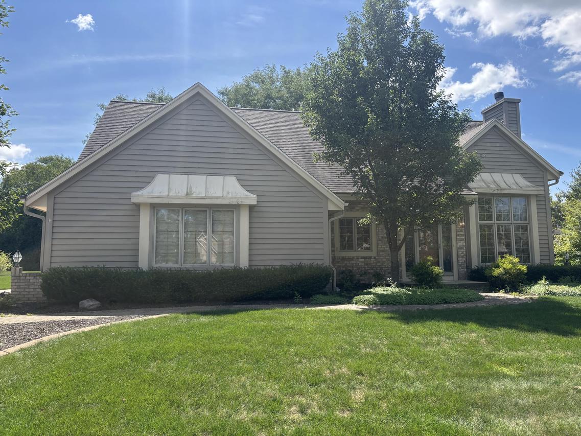 13665 W Linfield Dr, New Berlin, WI 53151