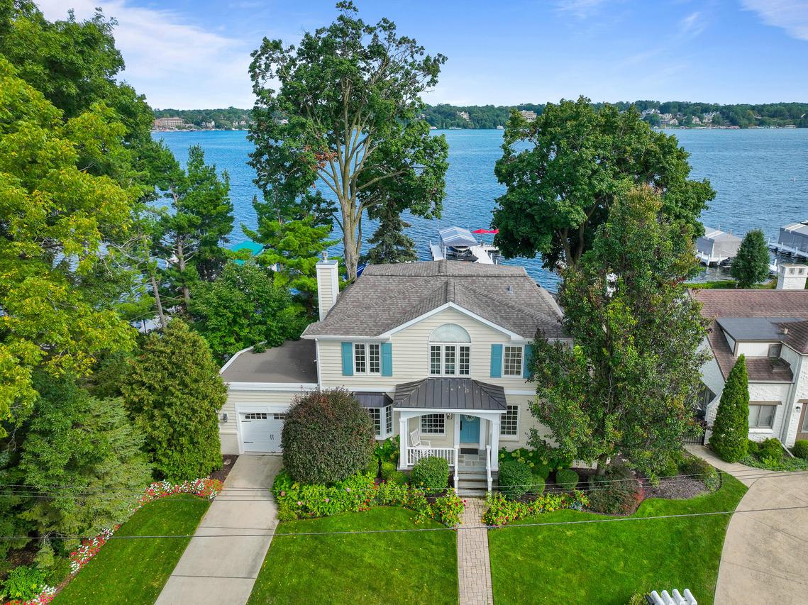 1530 Lake Shore, Lake Geneva, WI 53147