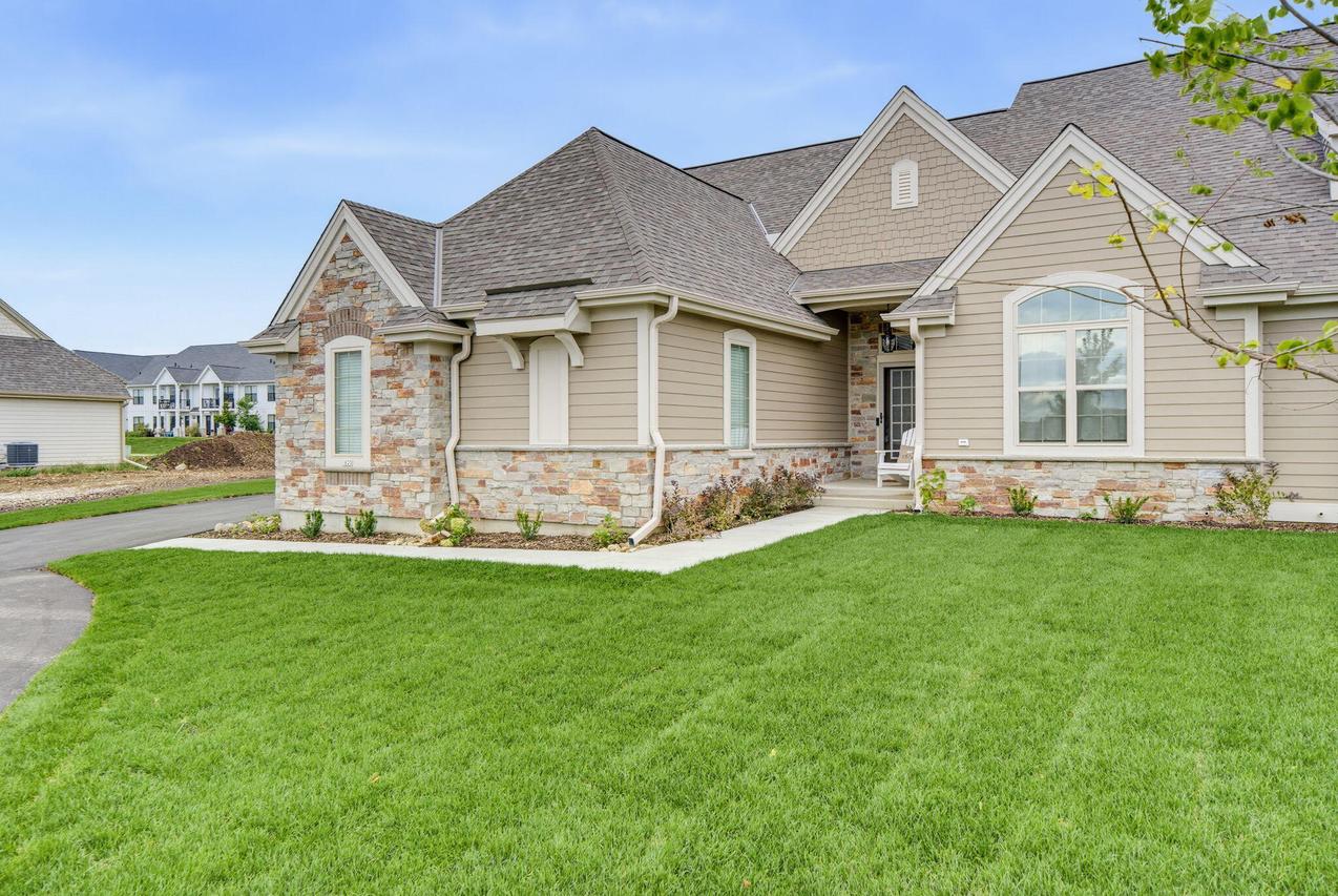 1620 Belmont Ln #26, Oconomowoc, WI 53066