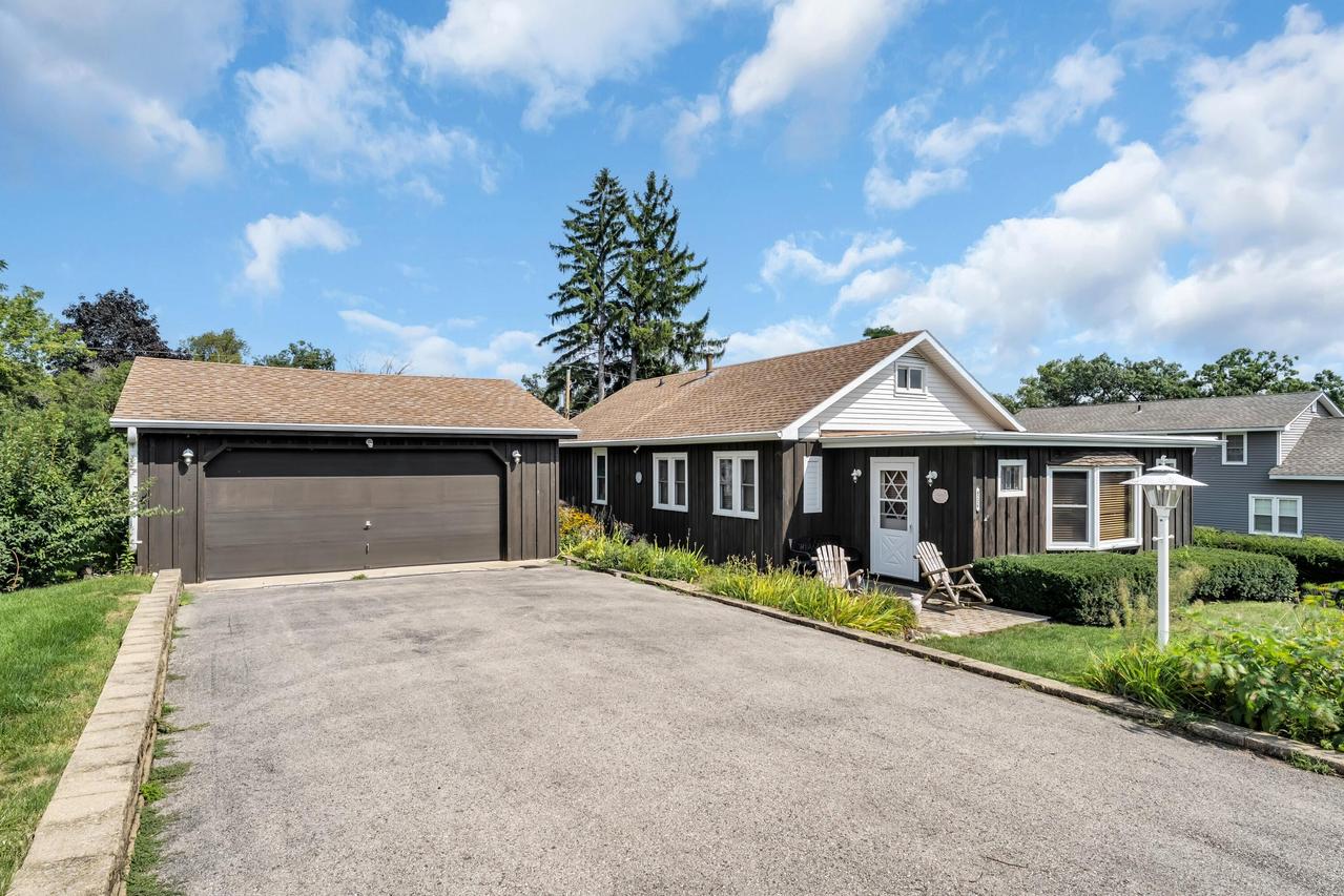 4226 Maple Dr, Delavan, WI 53115