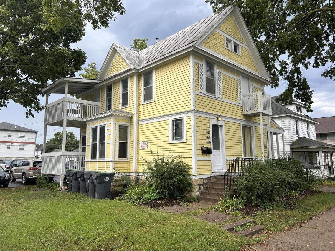 1130 Vine St, La Crosse, WI 54601