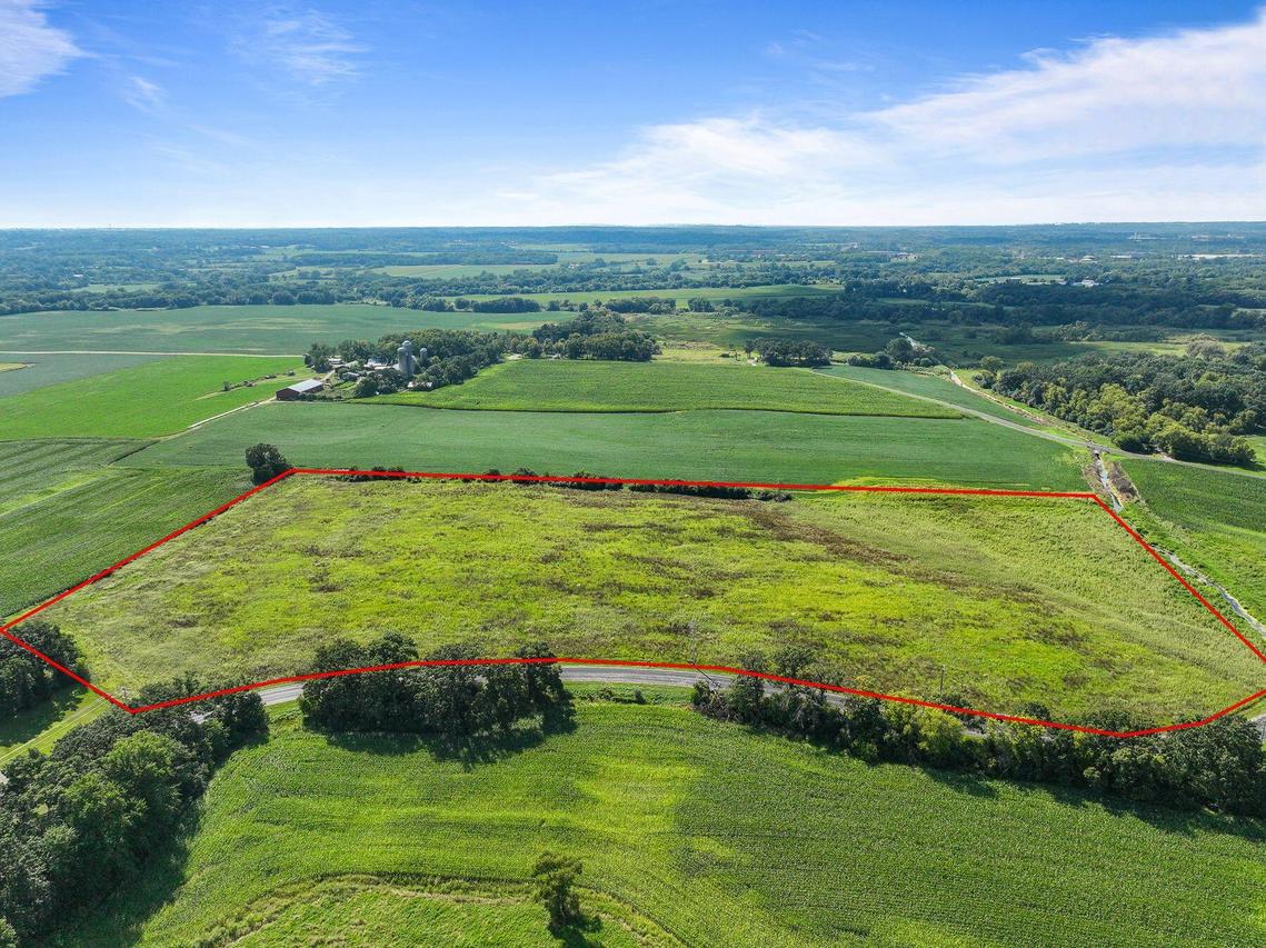 7201 Wheatland Rd., Burlington, WI 53105