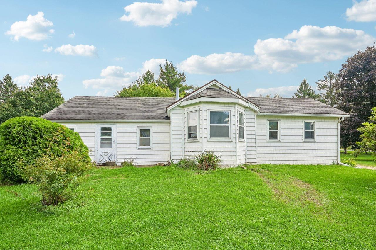 N1510 Six Corners, Walworth, WI 53184