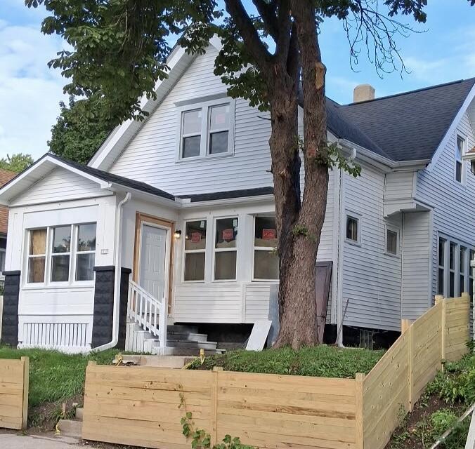 2538 N Hubbard St, Milwaukee, WI 53212