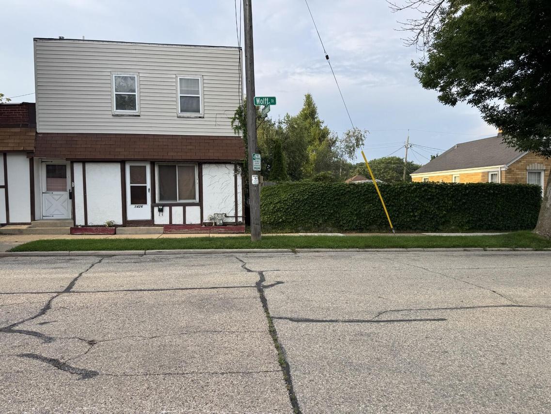 2701 Douglas Ave, Racine, WI 53402