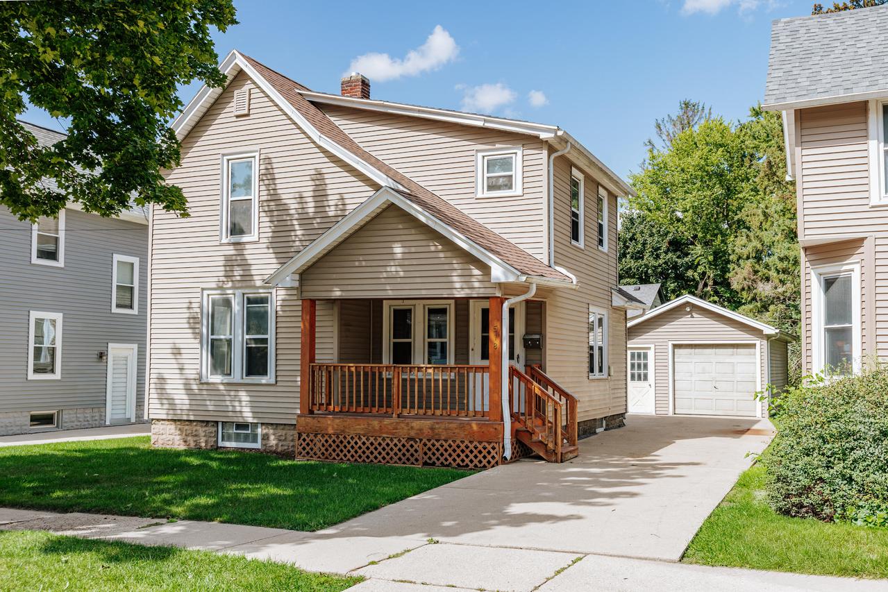 518 Wood St, Waukesha, WI 53186