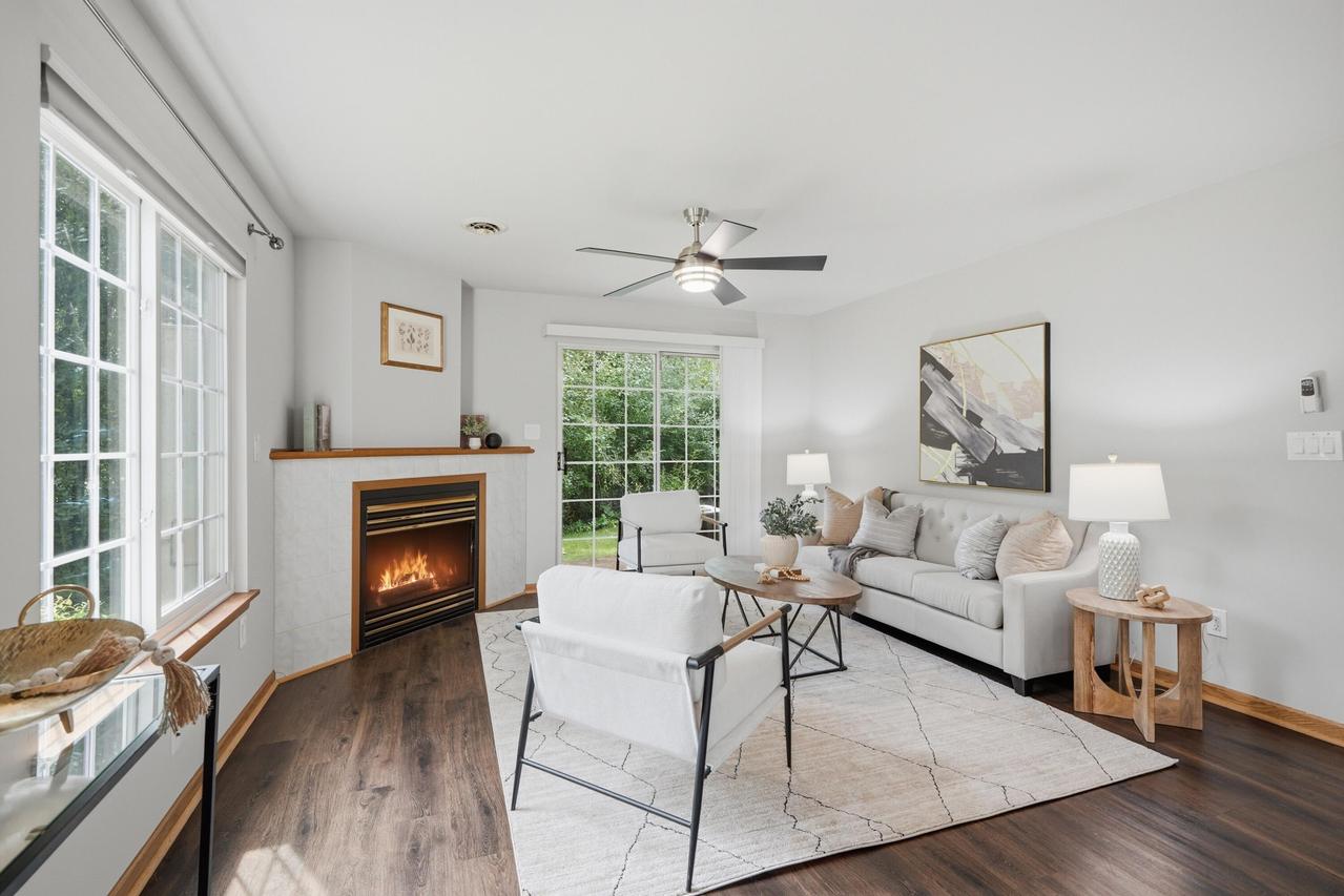 18755 Brookfield Lake #15, Brookfield, WI 53045