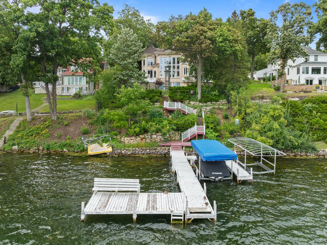 2718 Willow Point, Delavan, WI 53115