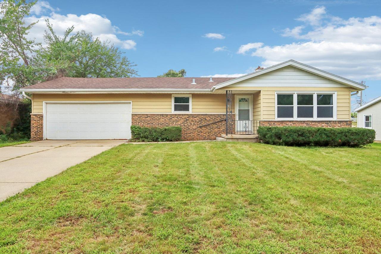 2218 Catalpa Rd, Madison, WI 53713