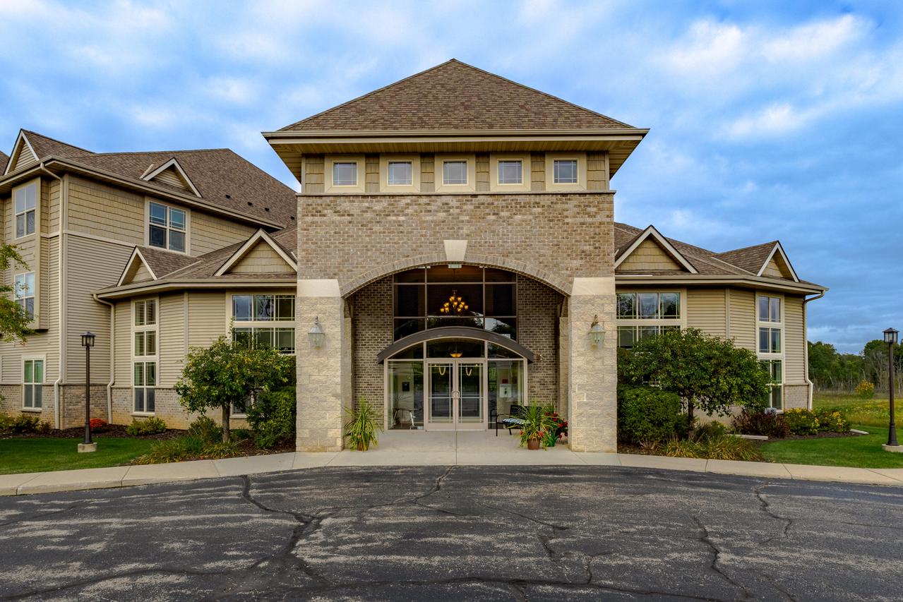 230 Hilldale Dr #1111, Hartford, WI 53027