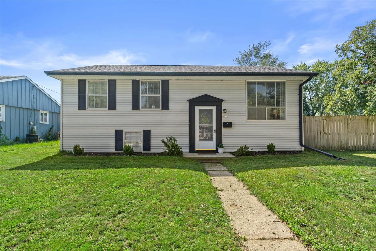 9525 Hulda Dr, Sturtevant, WI 53177