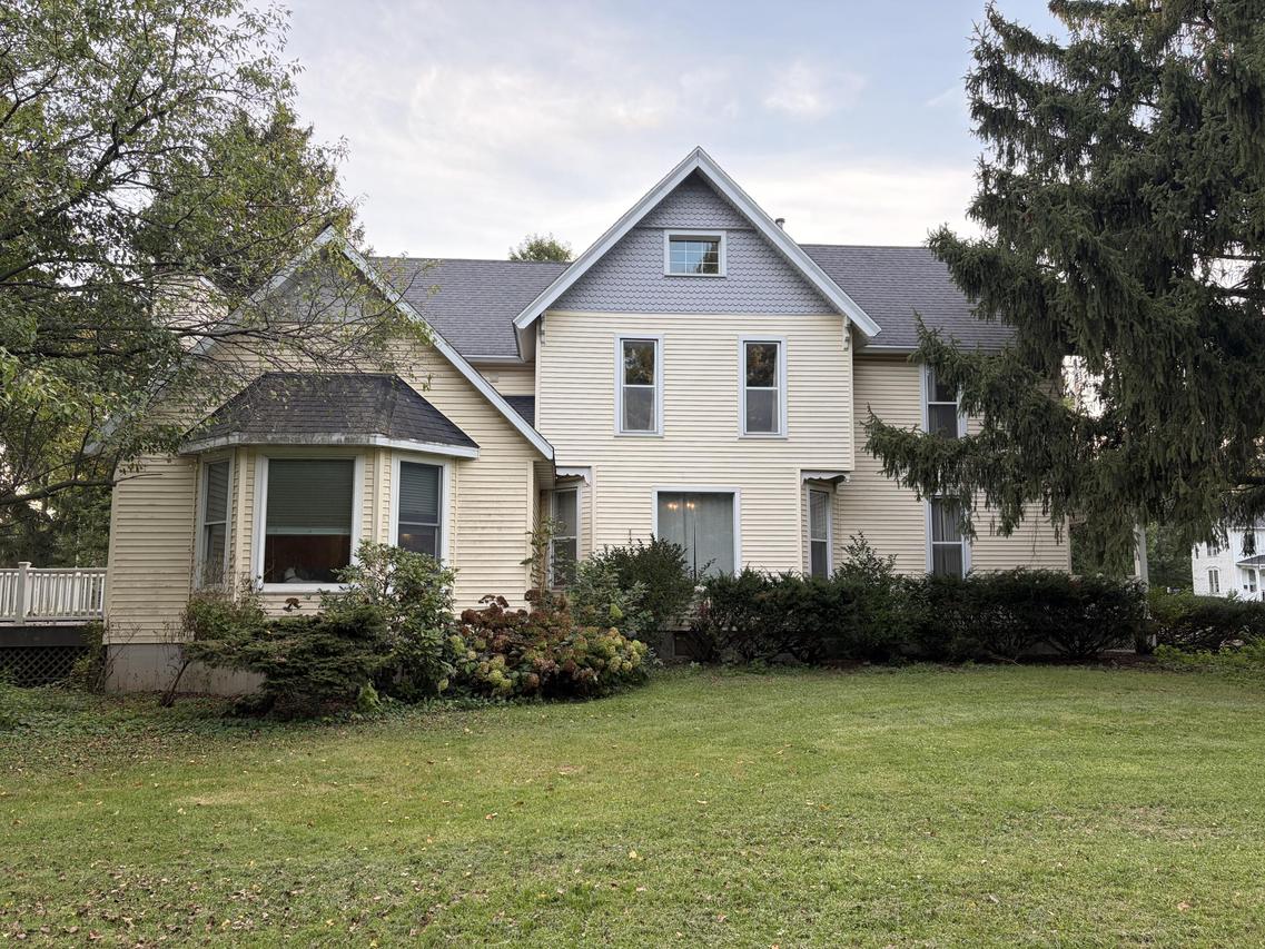 1041 W Highland St, Whitewater, WI 53190