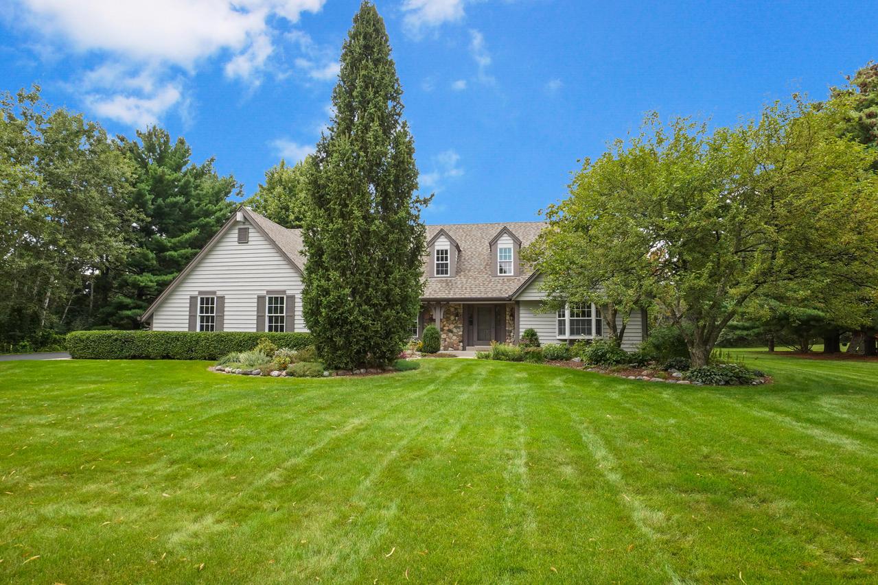 171 Birch Rd, Delafield, WI 53018
