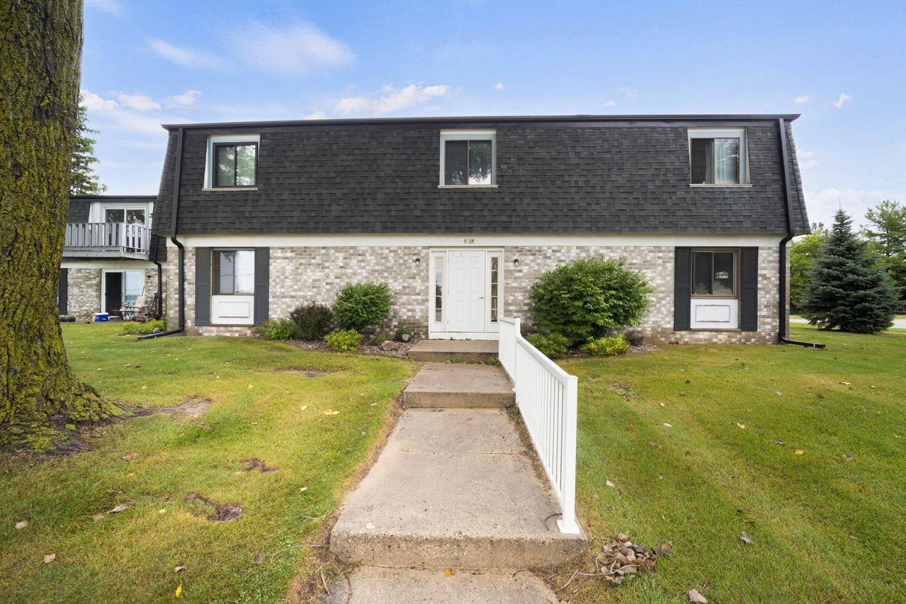 1712 Creek Rd #203, West Bend, WI 53090