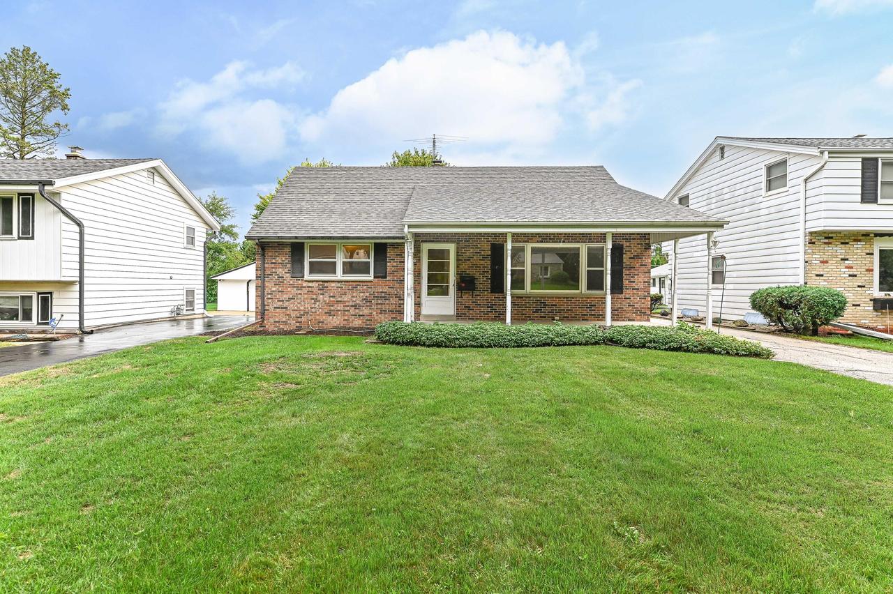 1118 S 124th St, West Allis, WI 53214
