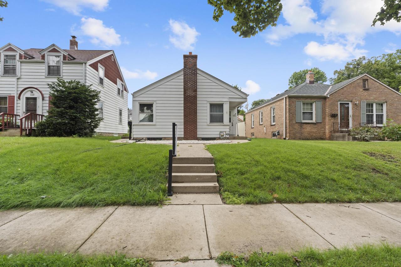 2709 S 47th St, Milwaukee, WI 53219