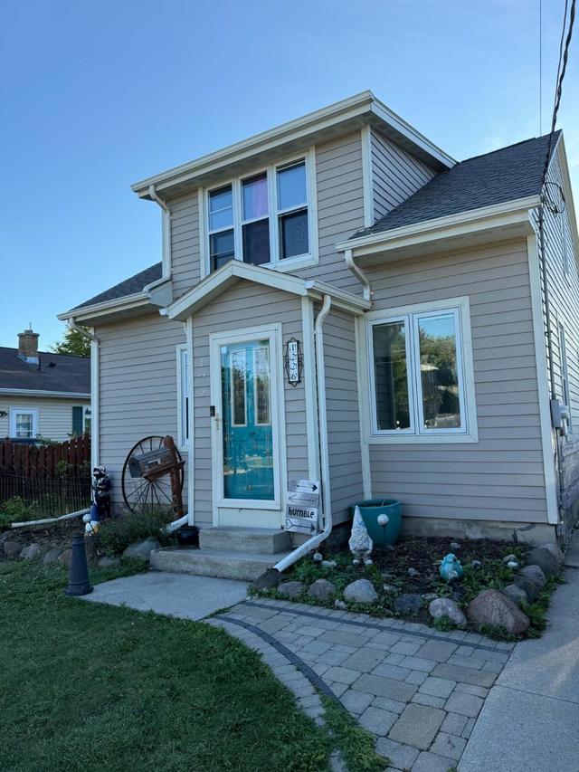 1226 S 32nd St, Manitowoc, WI 54220