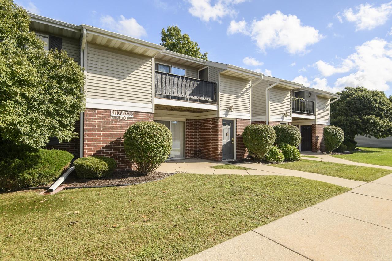 N110W16936 Ashbury Cir #4, Germantown, WI 53022