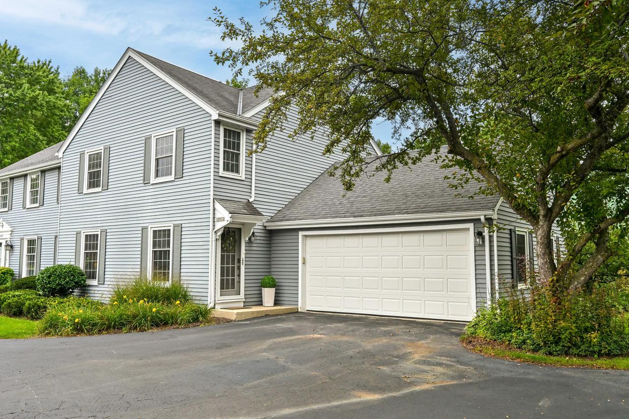 12511 N Woodberry Dr #5, Mequon, WI 53092