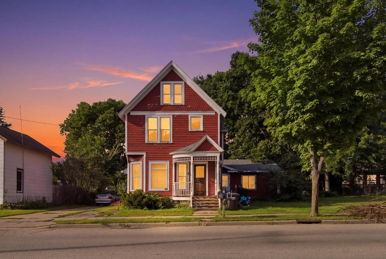 114 W Montgomery St, Sparta, WI 54656