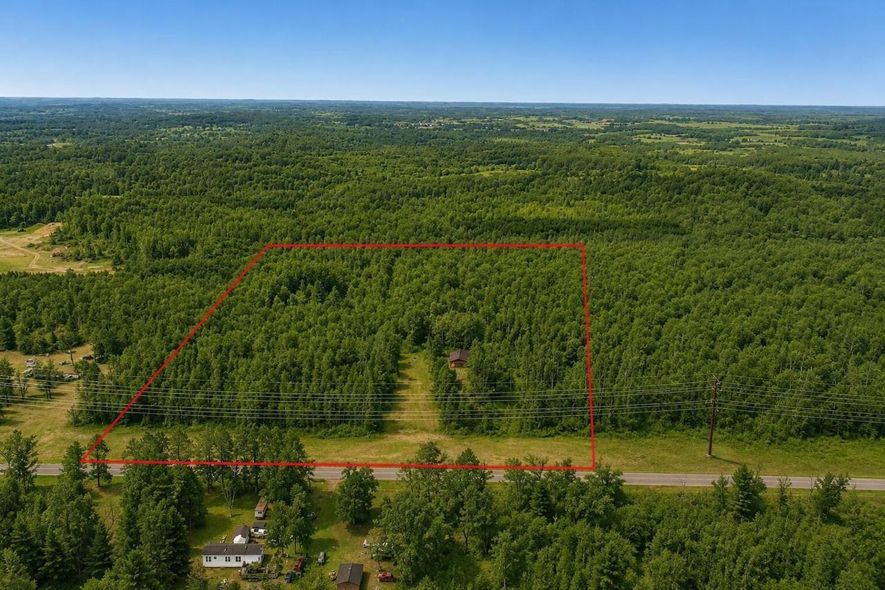 N17260 Tower Line Rd, Beecher, WI 54156