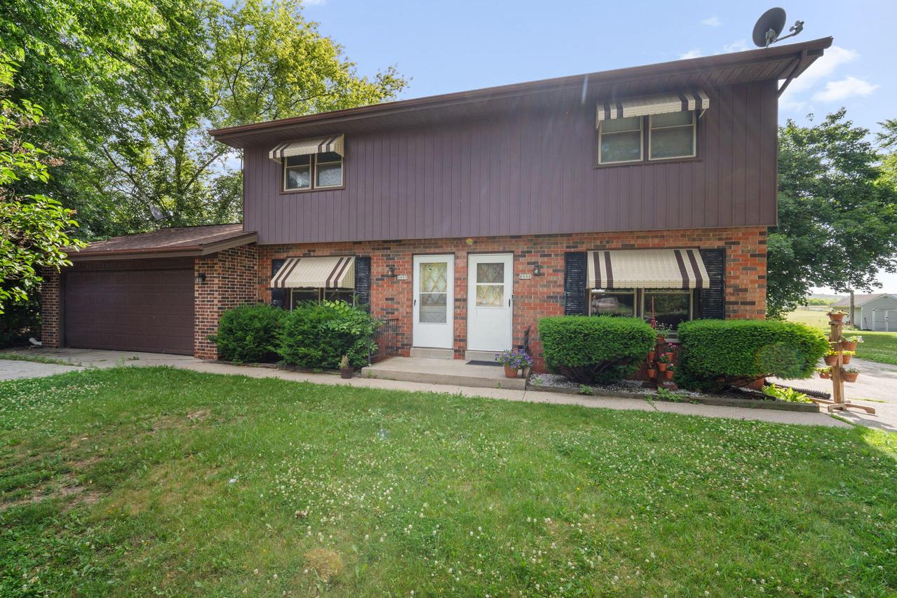 6888 Enge Dr, Newburg, WI 53090