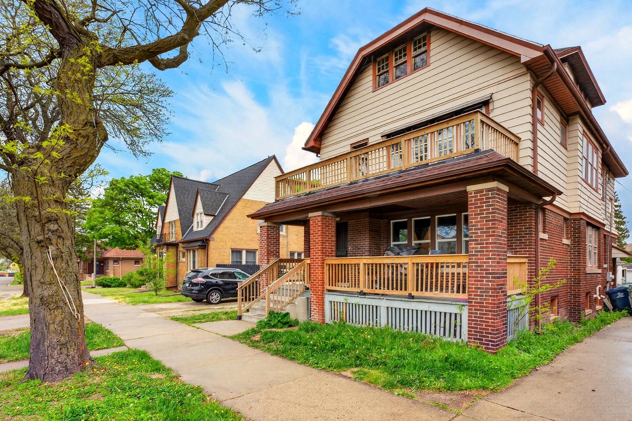 1718 W Capitol Dr #1720, Milwaukee, WI 53206