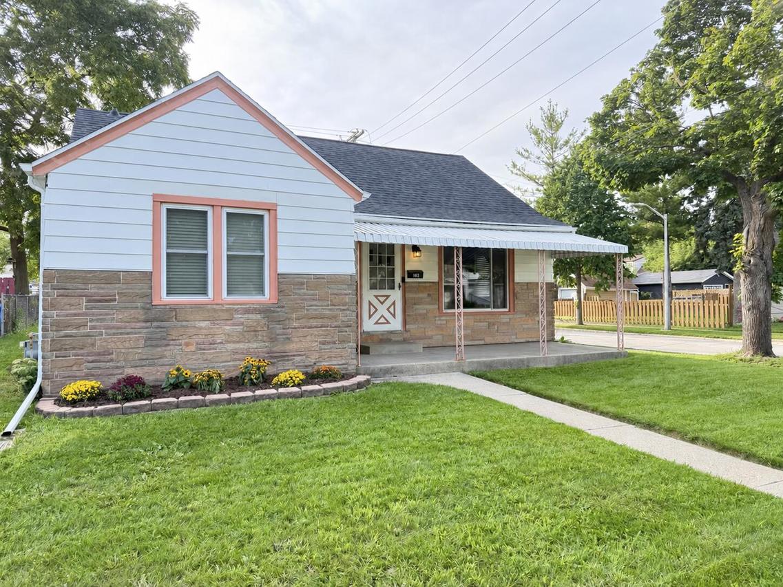 1603 S 92nd St, West Allis, WI 53214
