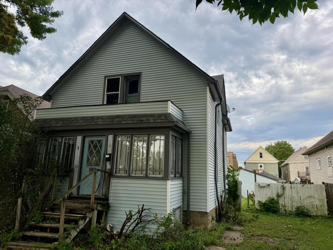 1636 S 64th St, West Allis, WI 53214