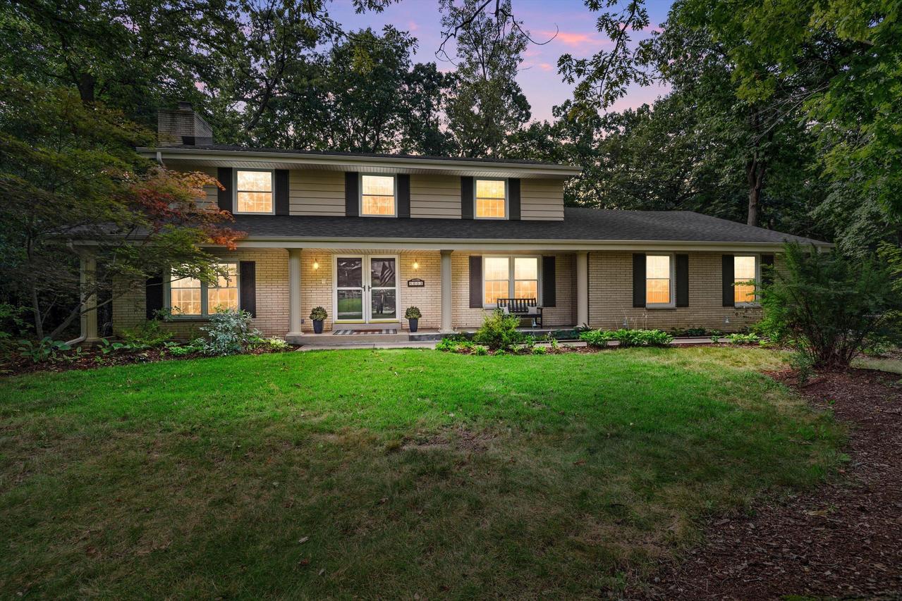 5003 Bluebird Ln, Caledonia, WI 53406