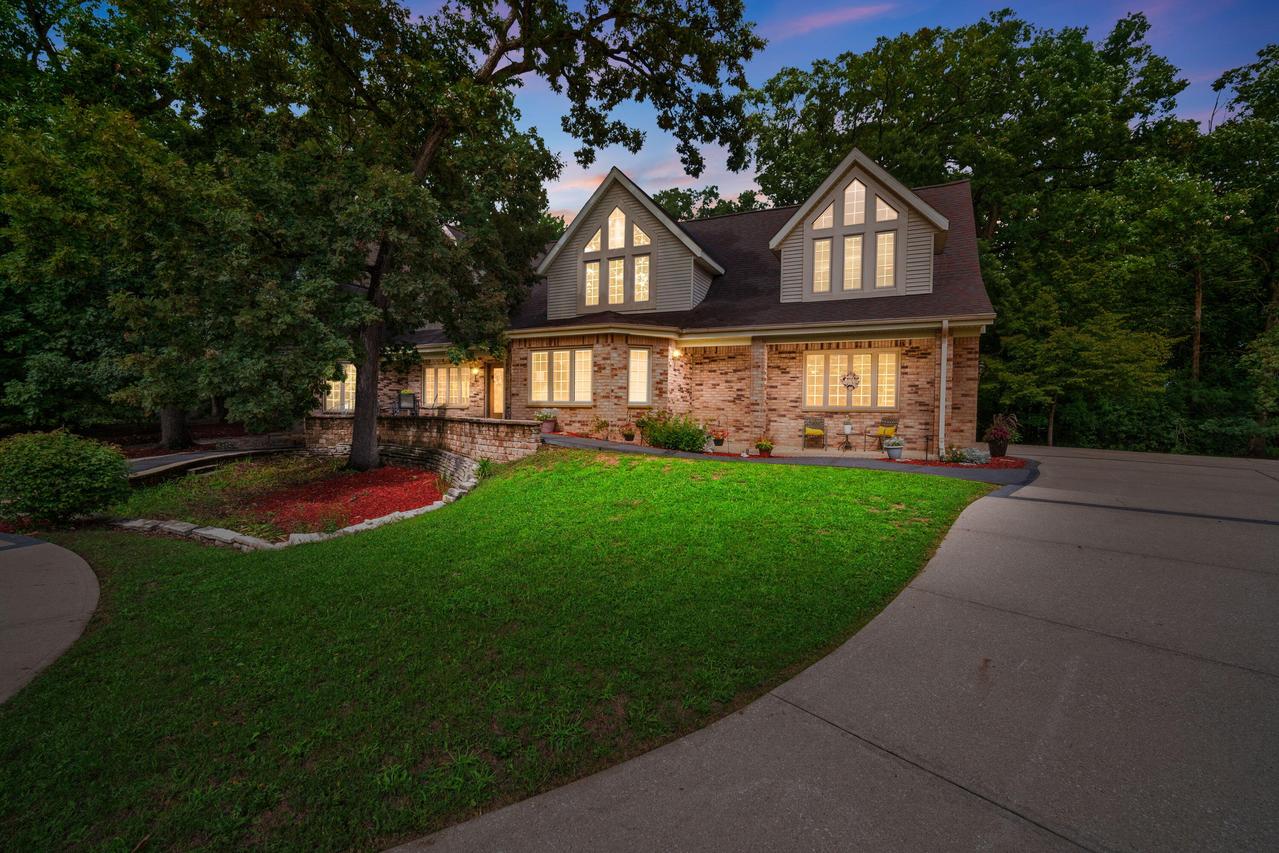 14700 W Fleetwood Ln, New Berlin, WI 53151