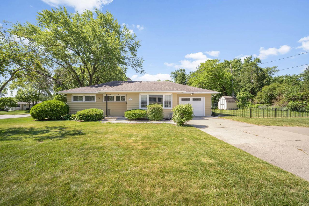 N86W17451 Joss Pl, Menomonee Falls, WI 53051