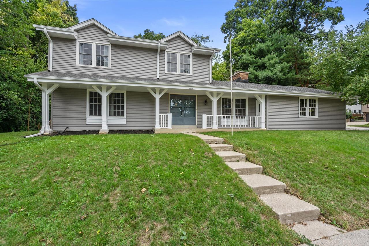 1600 Michael Dr, Waukesha, WI 53189