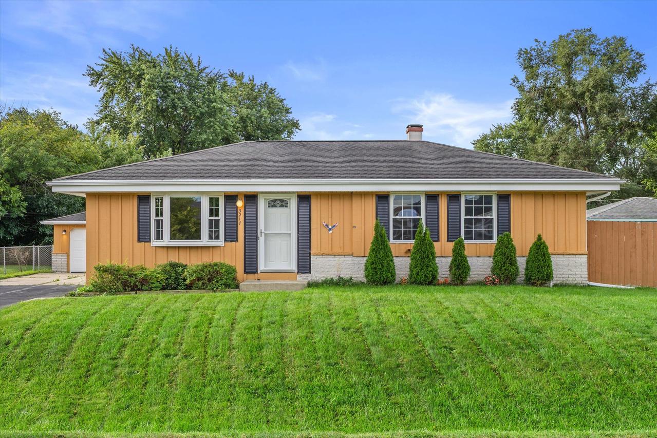3217 Indian Trl, Caledonia, WI 53402