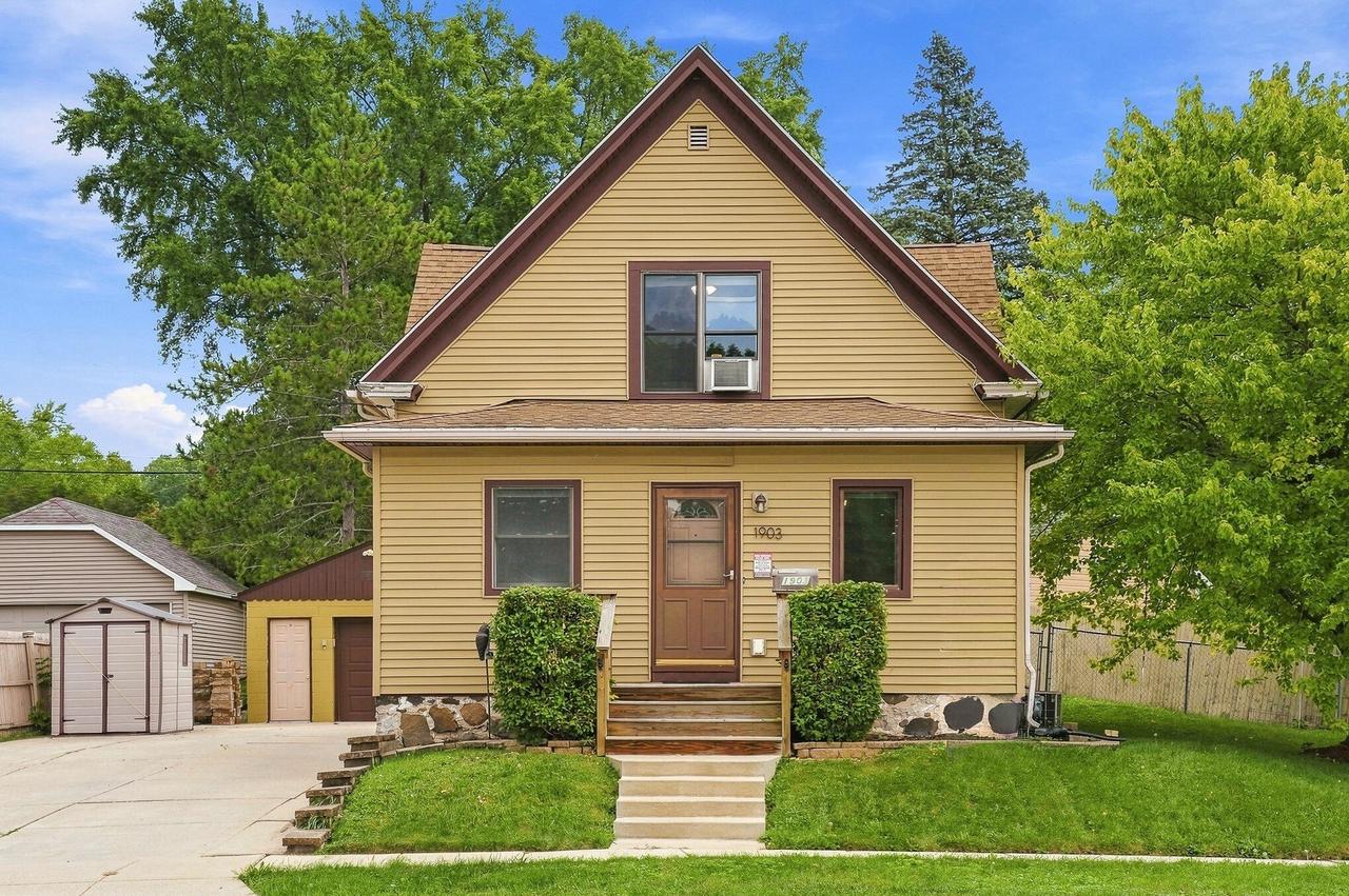 1903 N Salisbury Rd, West Bend, WI 53090